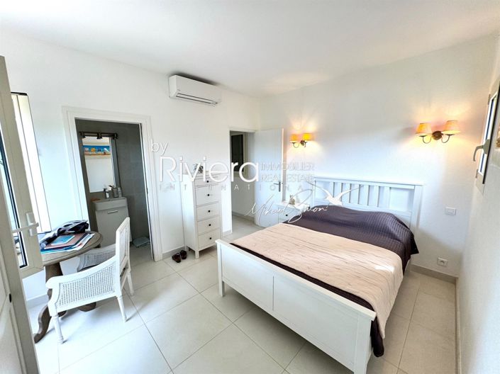 Image No.22-4 Bed House for sale