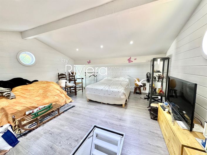 Image No.24-4 Bed House for sale