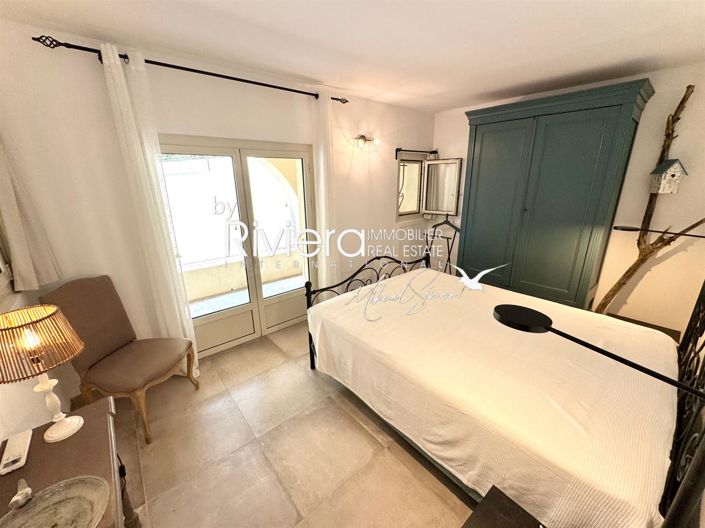 Image No.30-4 Bed House for sale