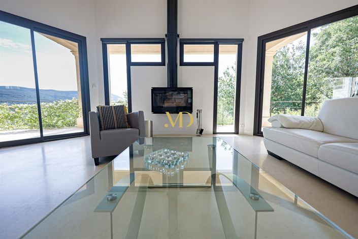 Image No.23-5 Bed House for sale