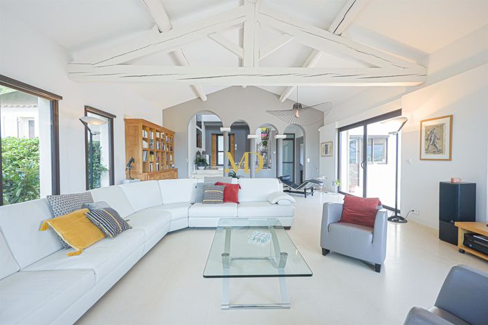 Image No.24-5 Bed House for sale