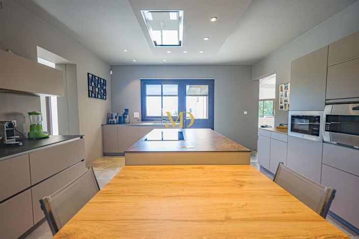 Image No.31-5 Bed House for sale