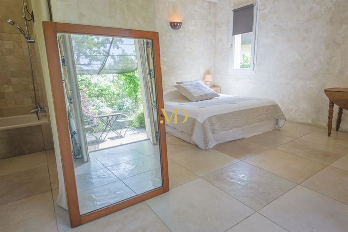 Image No.40-5 Bed House for sale