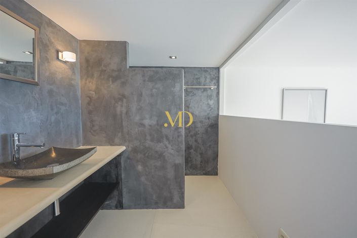 Image No.43-5 Bed House for sale