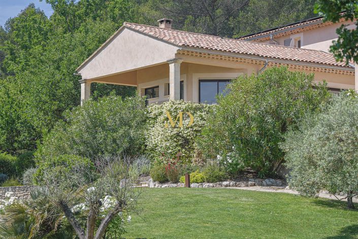 Image No.7-5 Bed House for sale