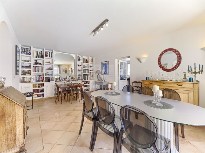 Image No.10-5 Bed House for sale