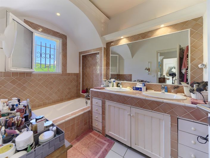 Image No.13-5 Bed House for sale