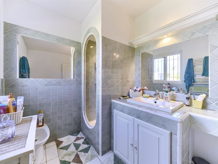 Image No.15-5 Bed House for sale