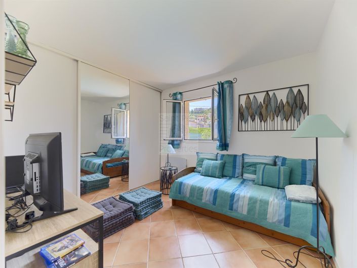 Image No.16-5 Bed House for sale