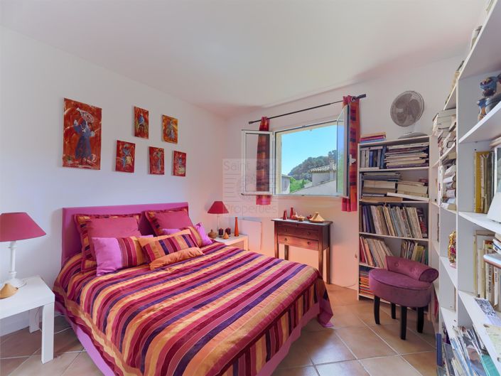 Image No.17-5 Bed House for sale