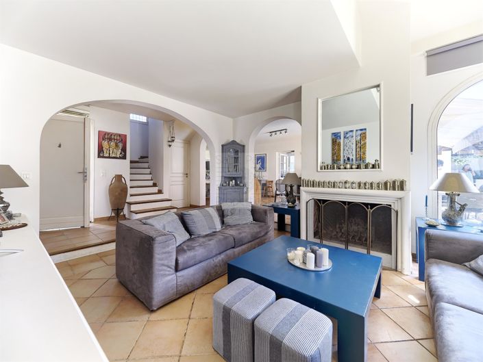 Image No.4-5 Bed House for sale