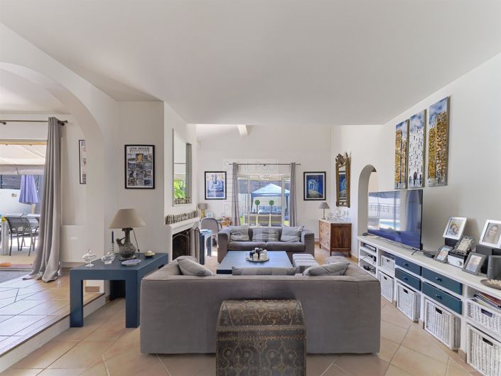 Image No.5-5 Bed House for sale