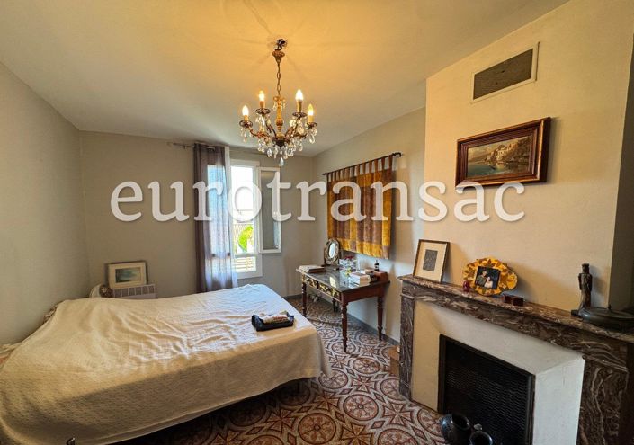 Image No.11-3 Bed House for sale