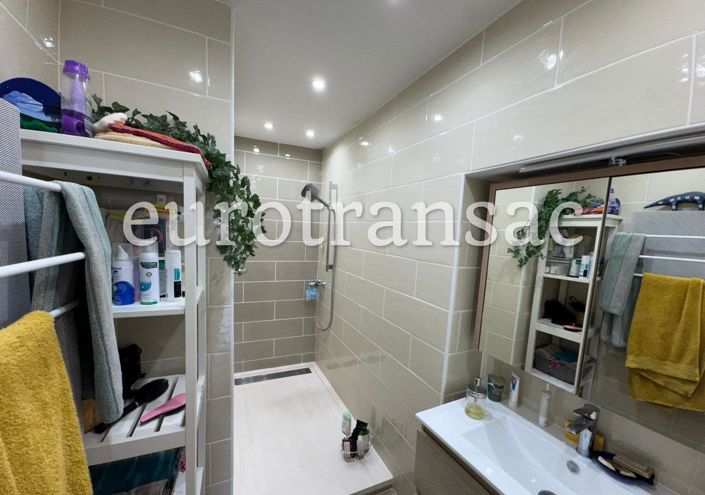 Image No.18-3 Bed House for sale