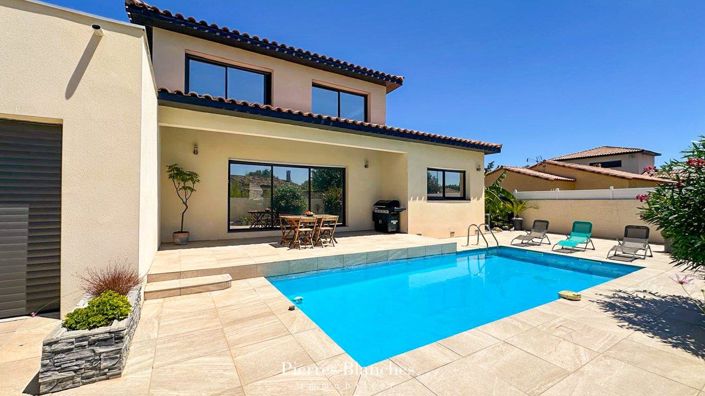 Image No.10-5 Bed House for sale