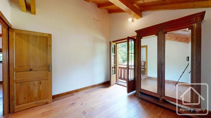 Image No.14-3 Bed Property for sale