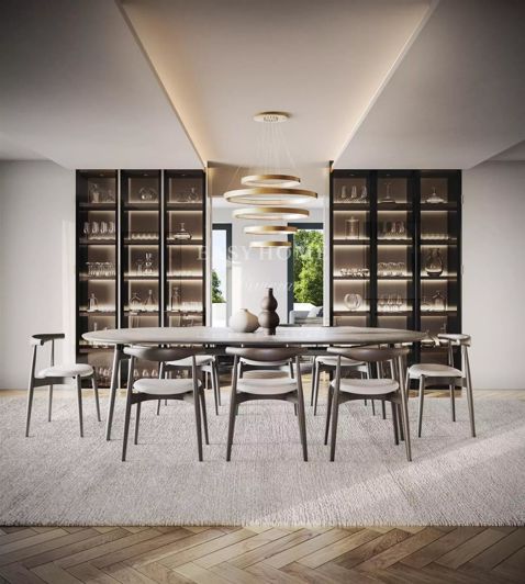 Image No.8-5 Bed House for sale