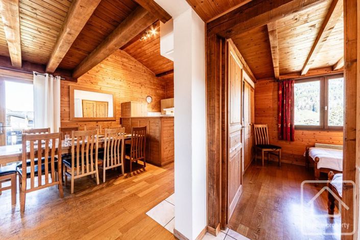 Image No.25-8 Bed Property for sale