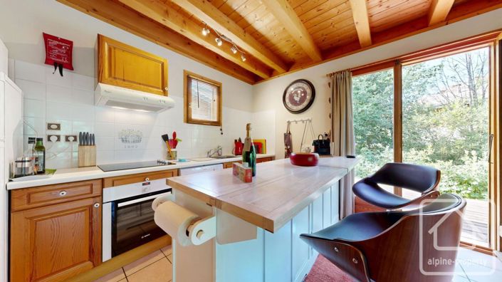 Image No.12-3 Bed Property for sale