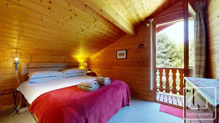 Image No.15-3 Bed Property for sale