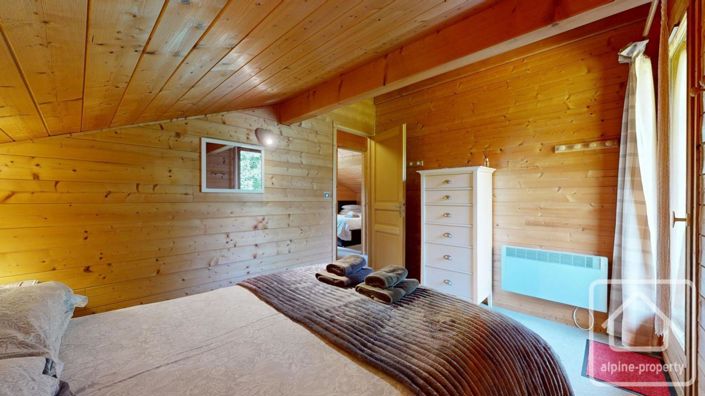 Image No.19-3 Bed Property for sale