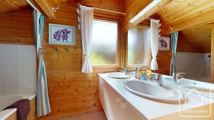 Image No.23-3 Bed Property for sale