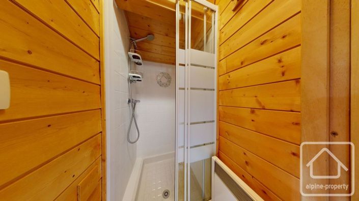 Image No.24-3 Bed Property for sale