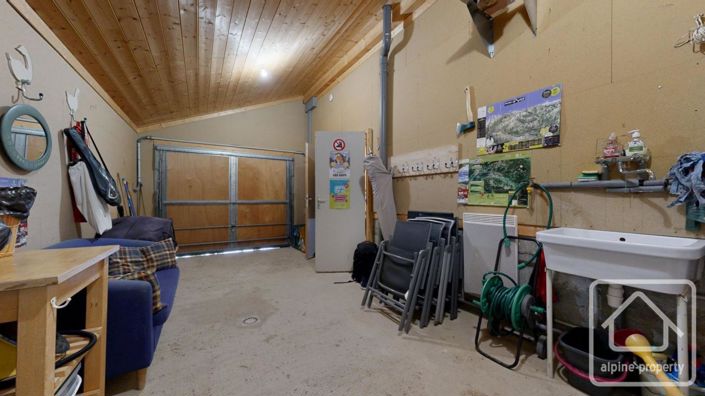 Image No.26-3 Bed Property for sale