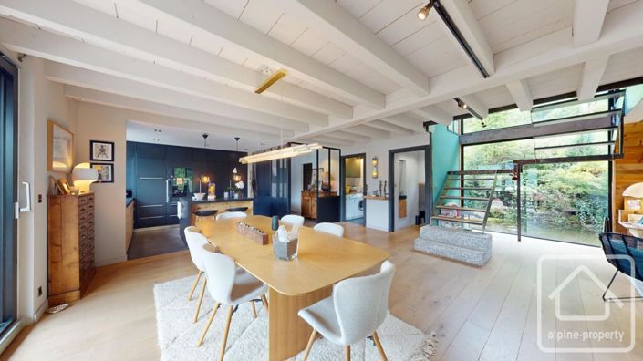 Image No.11-4 Bed Property for sale