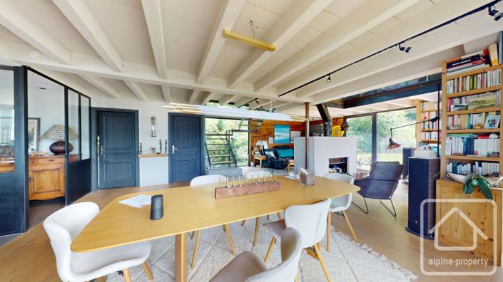 Image No.12-4 Bed Property for sale