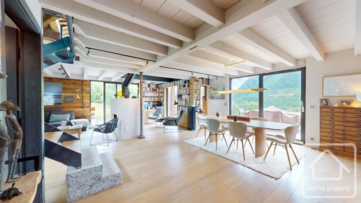 Image No.13-4 Bed Property for sale