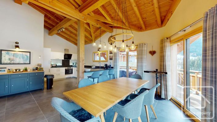 Image No.5-4 Bed Property for sale