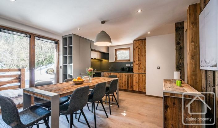 Image No.1-4 Bed Property for sale