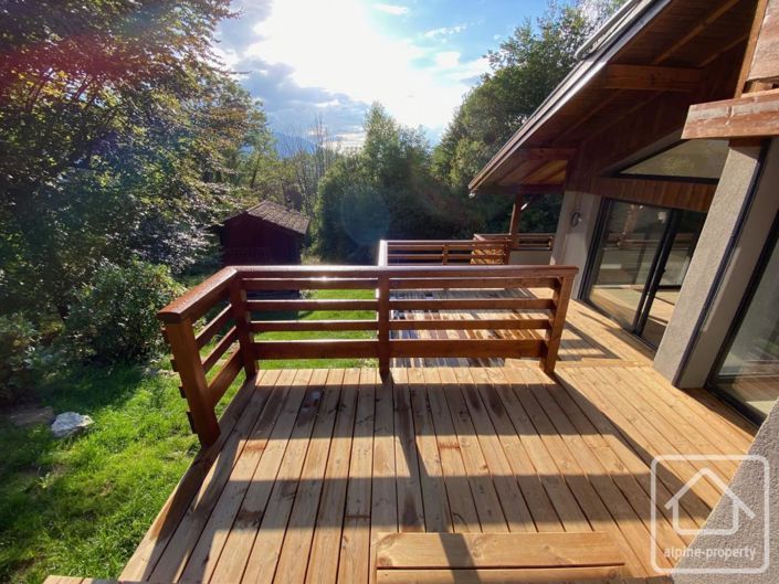 Image No.12-6 Bed Property for sale