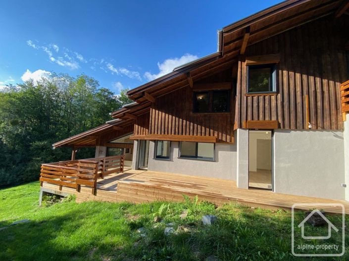 Image No.8-6 Bed Property for sale