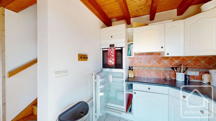 Image No.17-4 Bed Property for sale