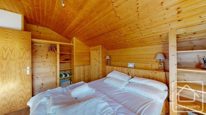 Image No.19-4 Bed Property for sale