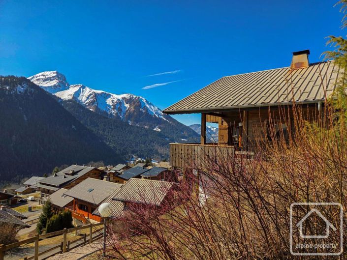 Image No.2-4 Bed Property for sale