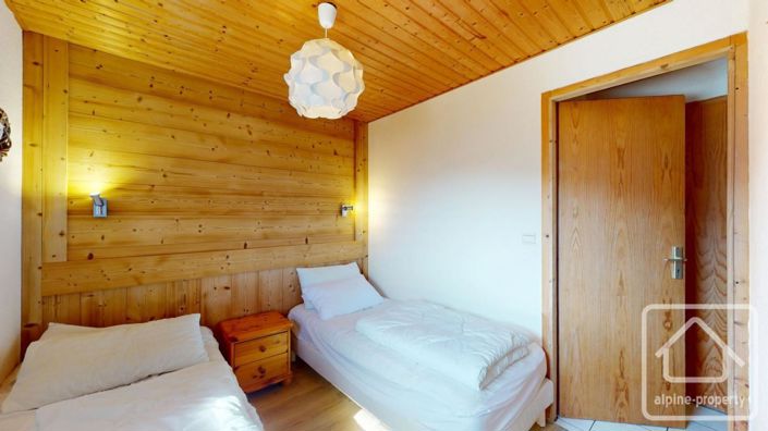 Image No.23-4 Bed Property for sale