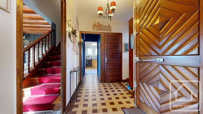 Image No.11-5 Bed Property for sale