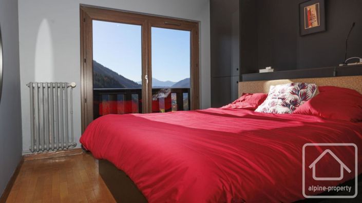 Image No.13-5 Bed Property for sale