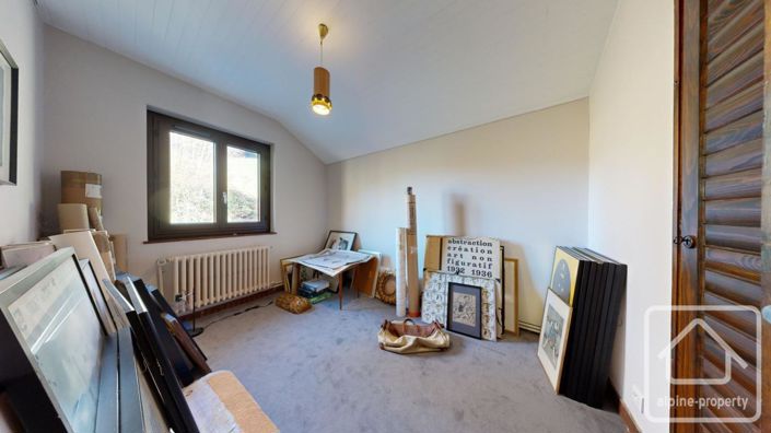 Image No.15-5 Bed Property for sale