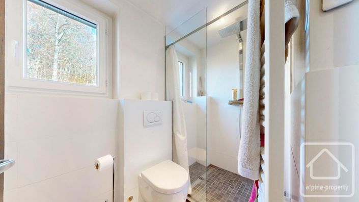 Image No.20-5 Bed Property for sale