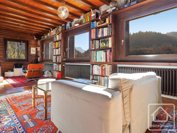 Image No.3-5 Bed Property for sale