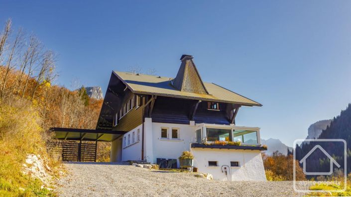 Image No.5-5 Bed Property for sale