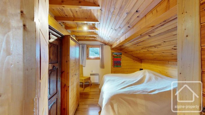 Image No.15-9 Bed Property for sale