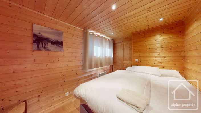 Image No.26-9 Bed Property for sale