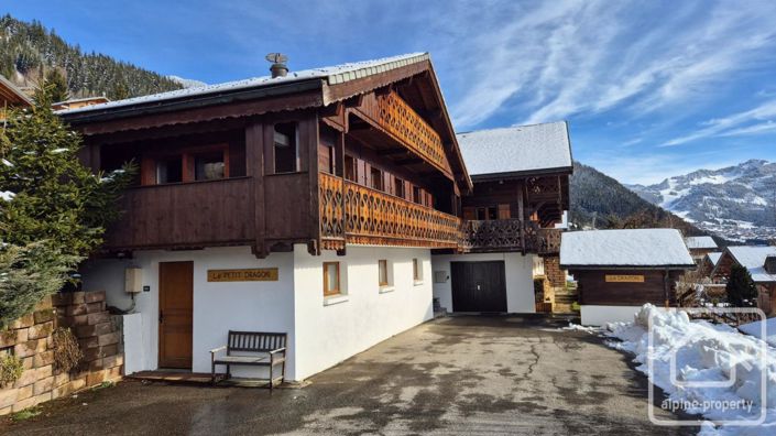 Image No.43-9 Bed Property for sale