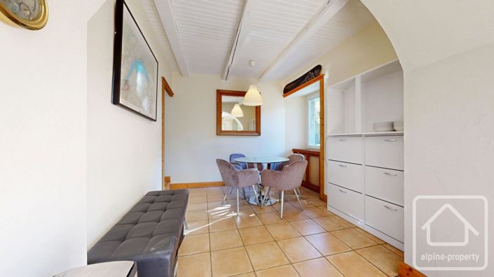 Image No.10-8 Bed Property for sale