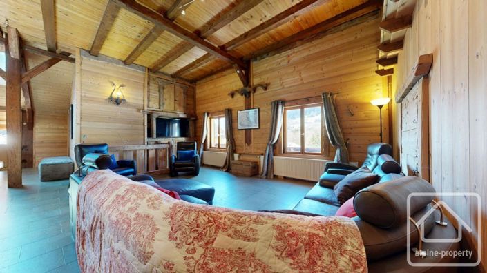 Image No.22-8 Bed Property for sale